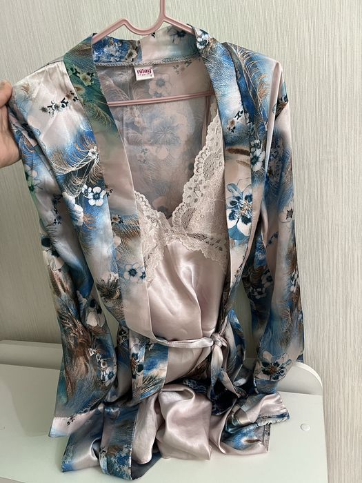 Женский шелковый комплект (халат + сорочка)