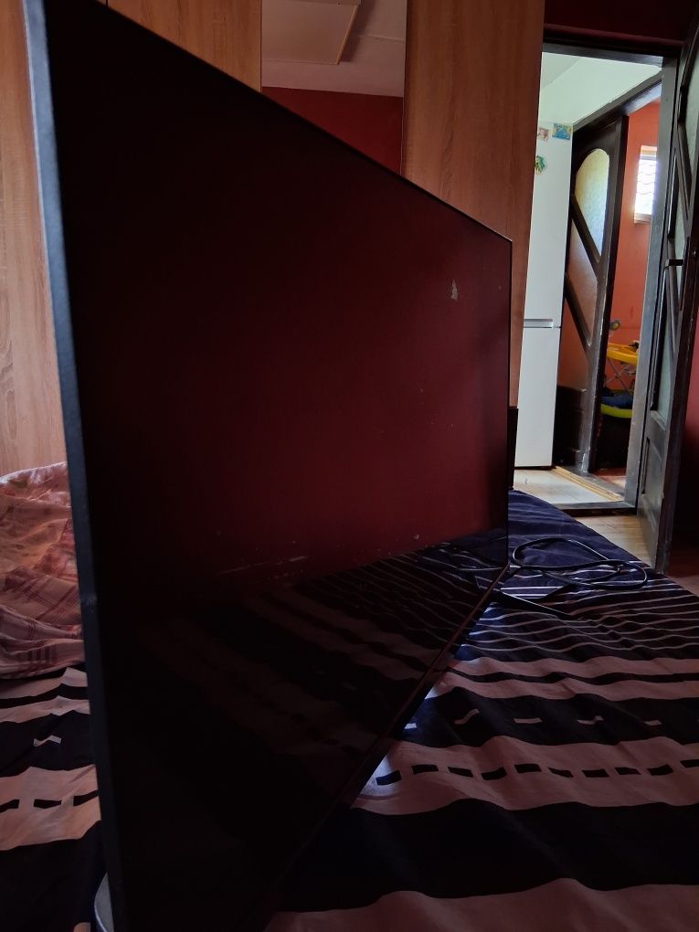 Vând smartTV kivi