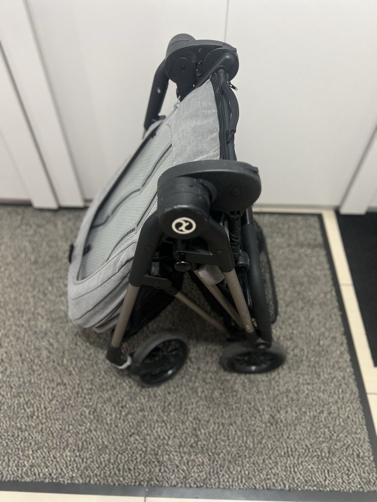Carucior Cybex Melio-ideal pt avion(low cost)+paturica cadou