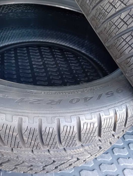 Зимни гуми 295 40 21 pirelli scorpion winter 10mm ГРАЙФЕР