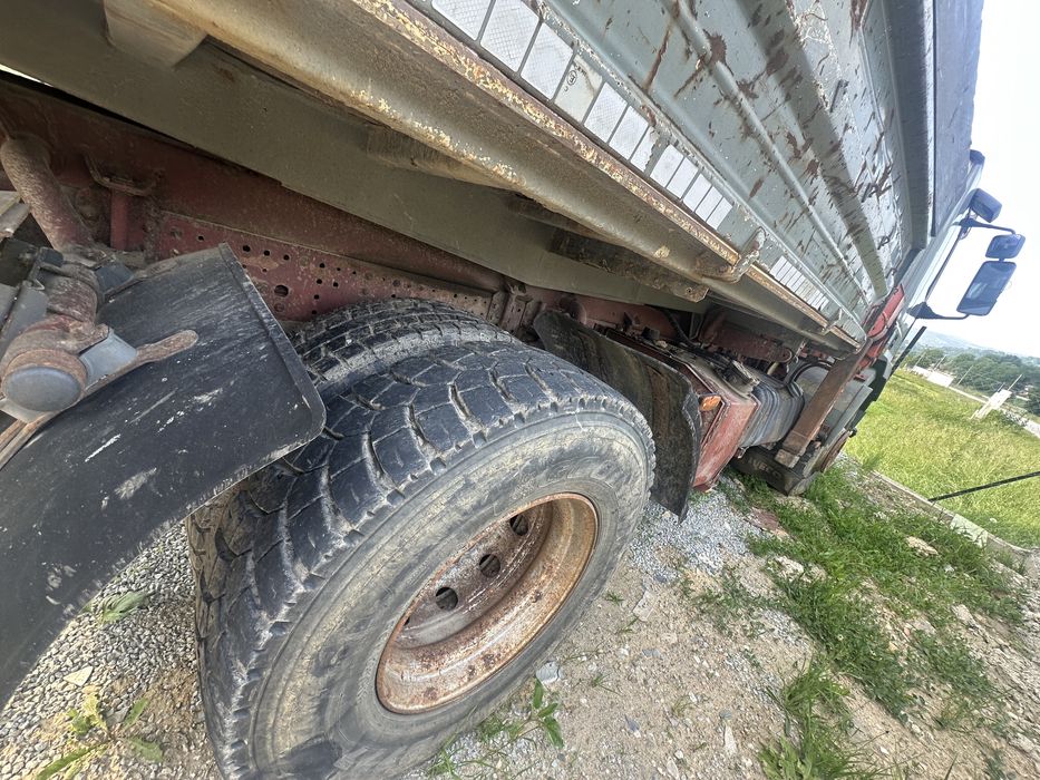 Vand , camion iveco cu macara