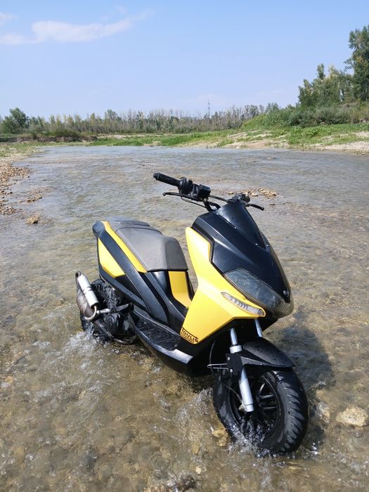 Se da la schimb cu atv sau cross