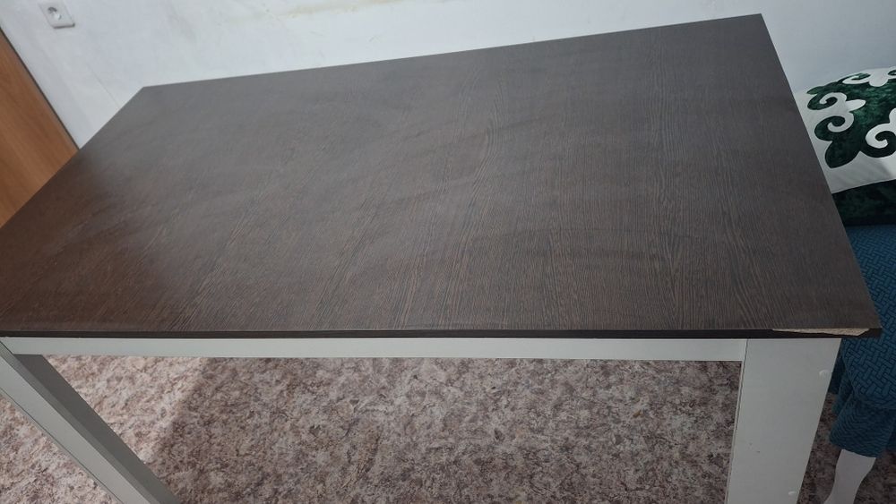 Стол кухонный большой