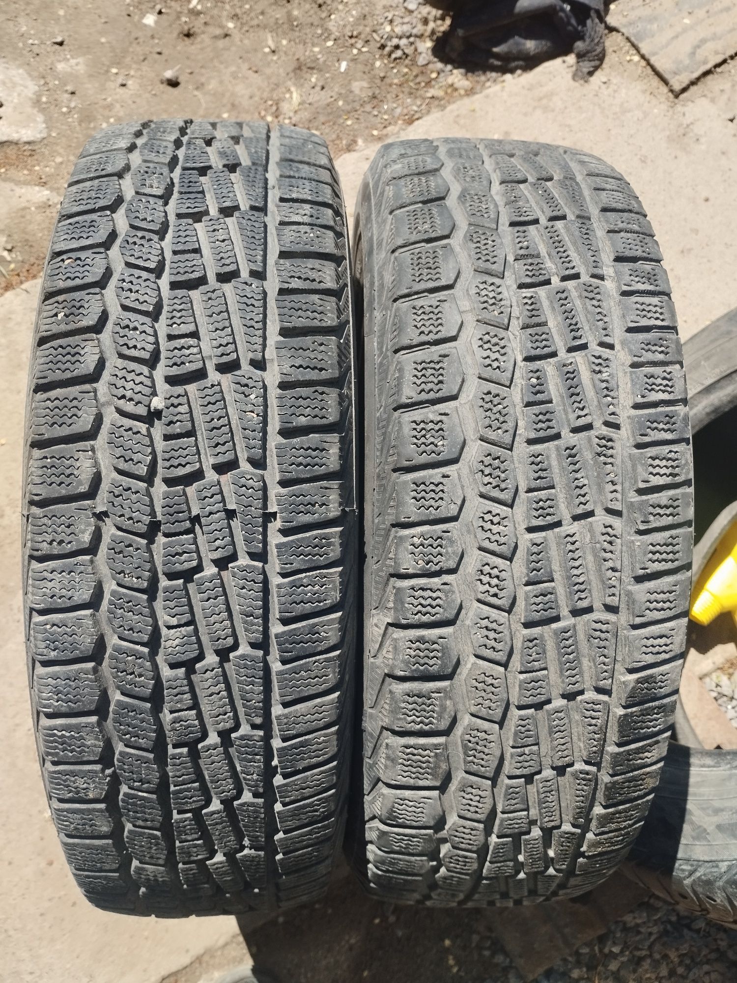 Продам две покрышки 185/65 r15