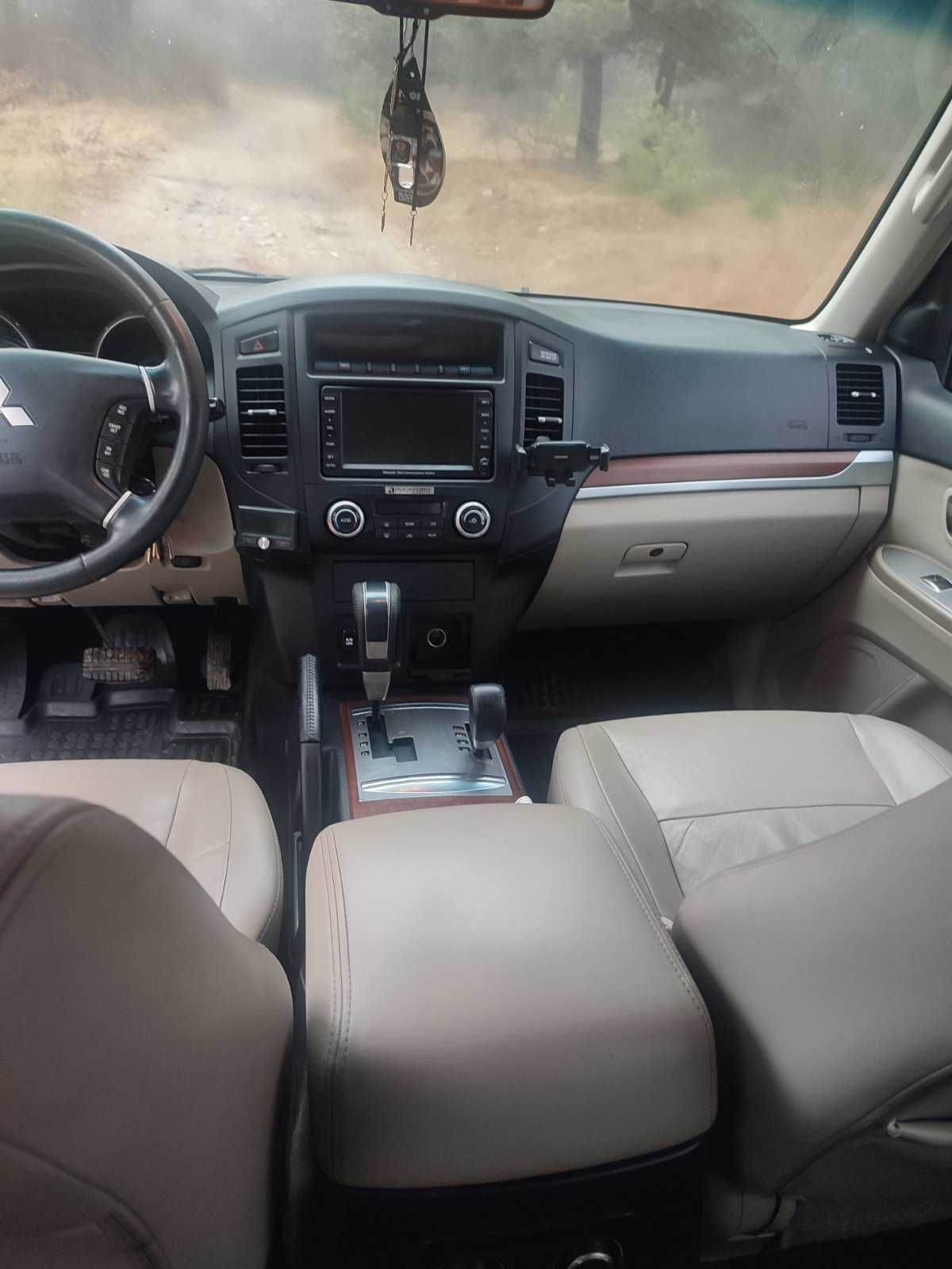 Продавам Mitsubishi Pajero