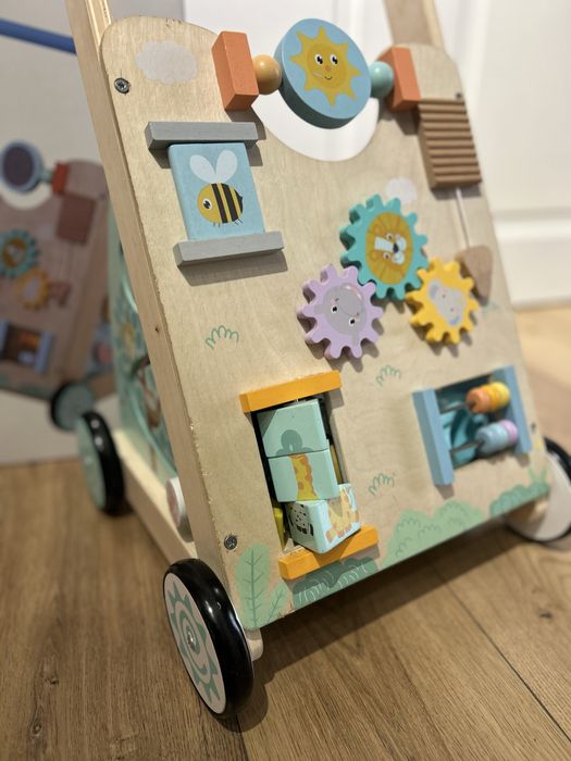 Antemergator Wooden Walker din lemn cu activitati