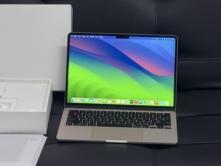 19 цикл/Apple MacBook Air 13 M3 2024 EAC золотой/8GB/256GB/99% емкость