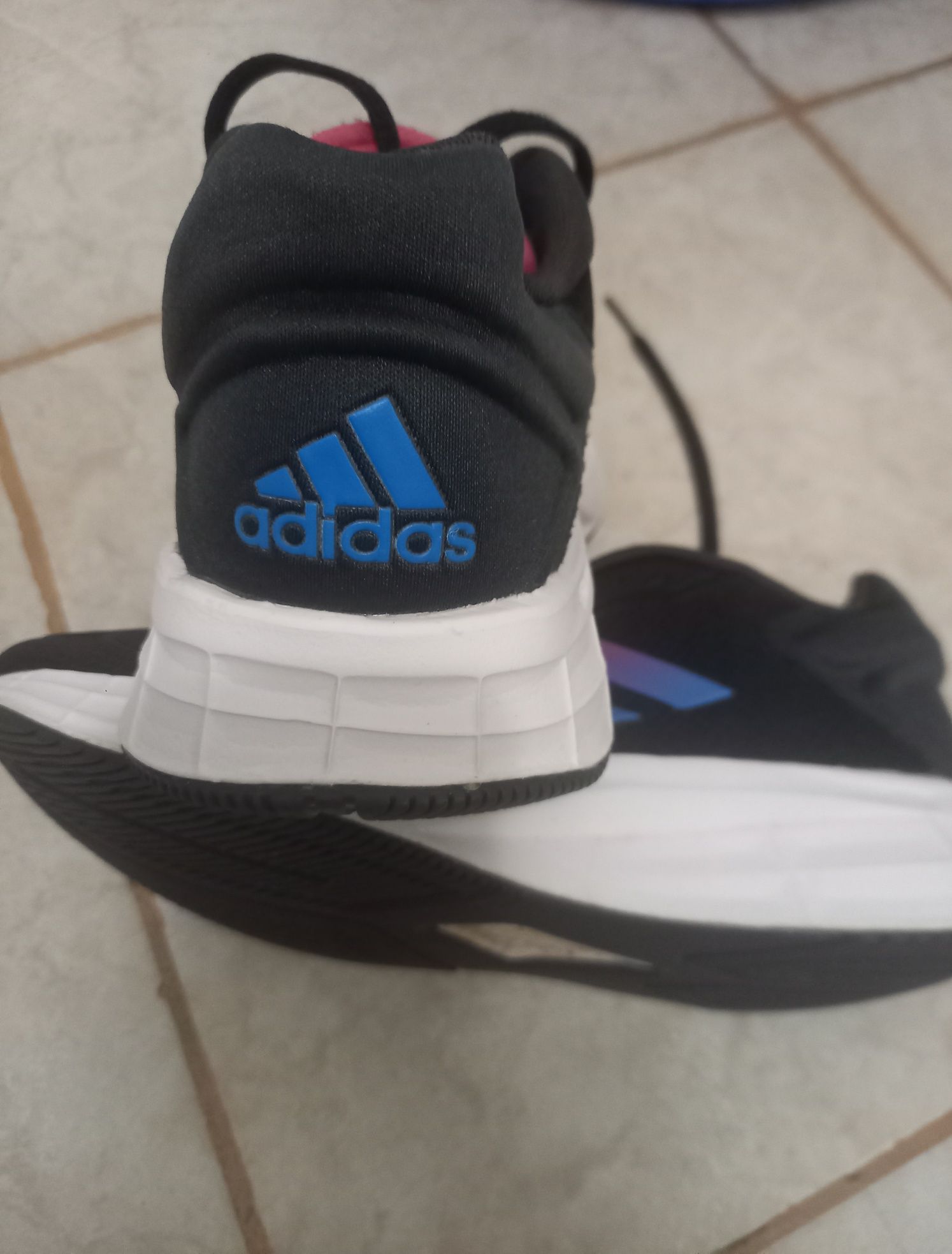 Adidasi adidas 37