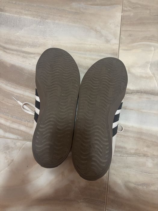 Спортно обувки adidas