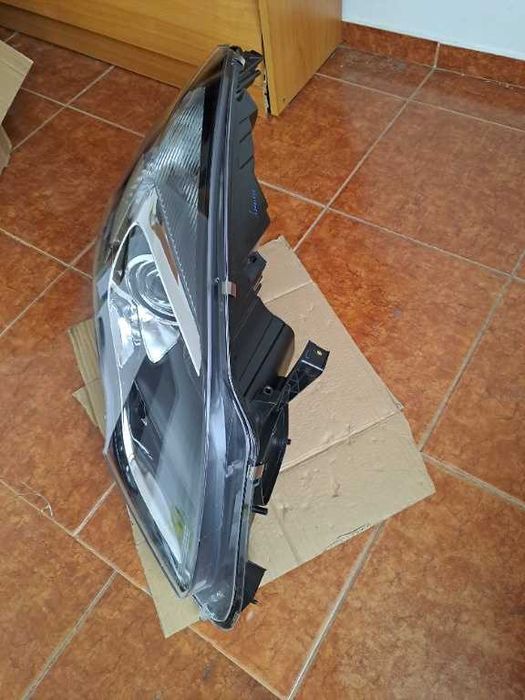 Far dreapta Opel Zafira C an 2011-2016 far nou