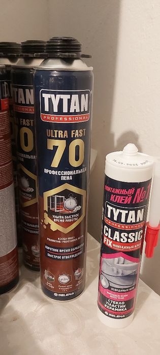 Продам монтажную пену титан 70 количество 7 шт. По 2800 тг и клей