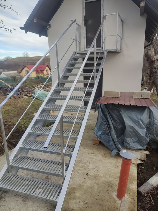 Vindem scări zincate ISU