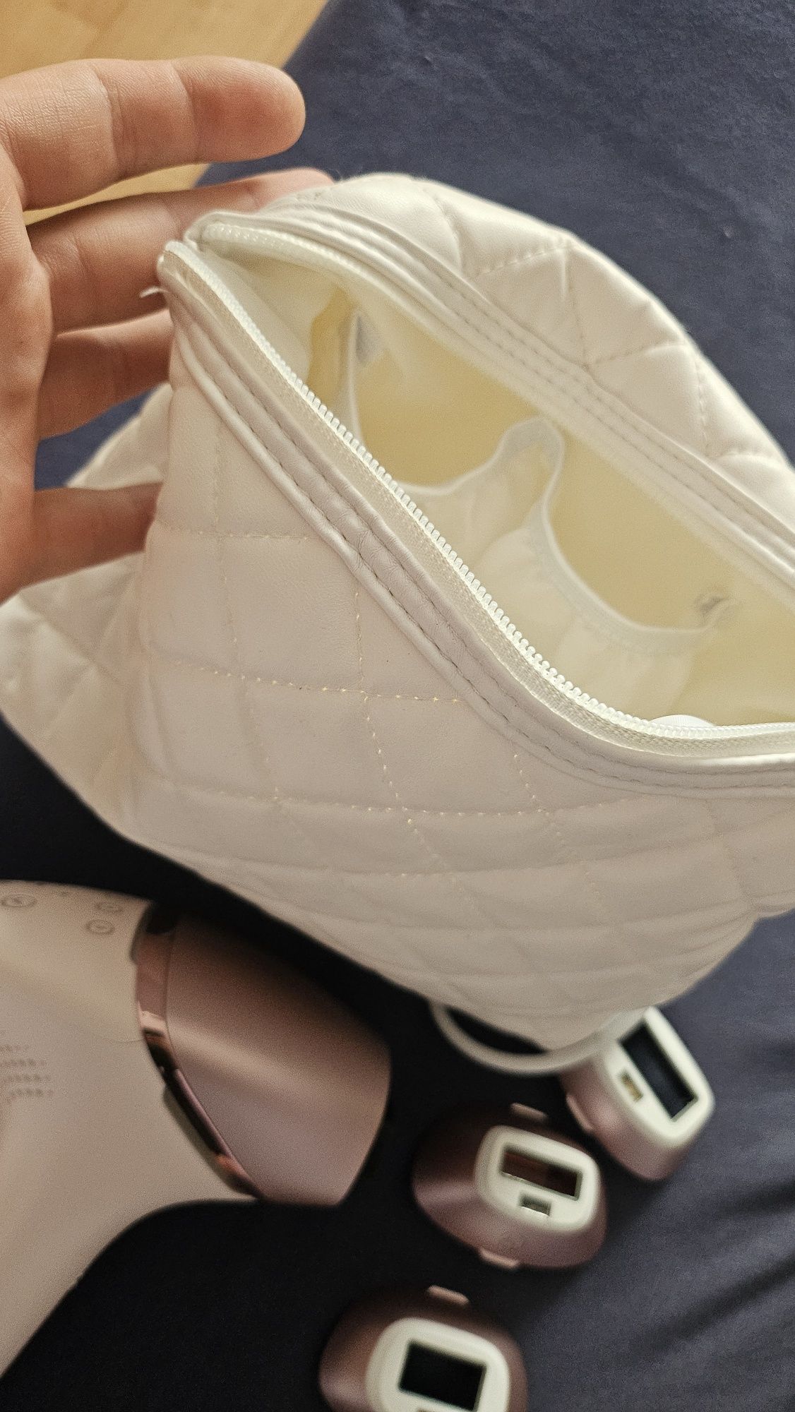 Фотоепилатор Philips Lumea Bri958