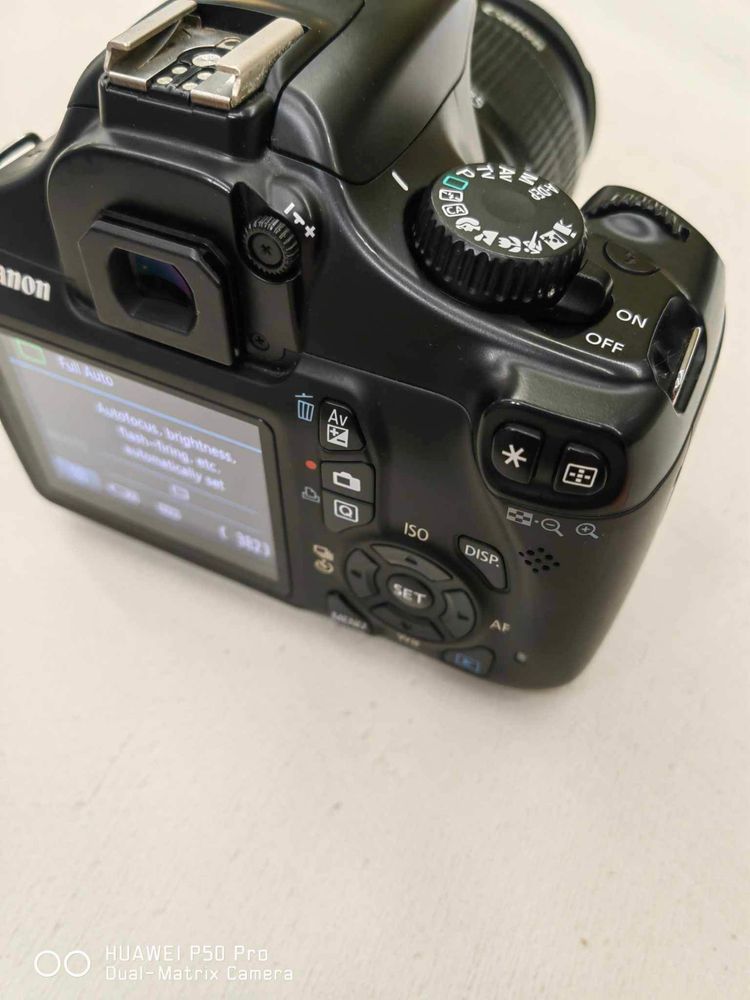 Canon 1100D DSLR + Аксесоари