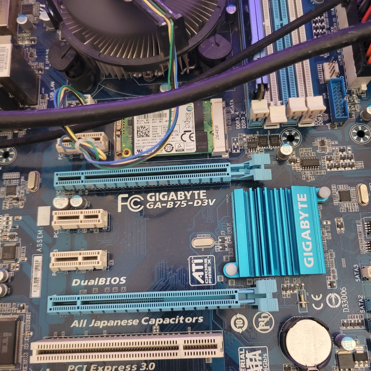 Дънна платка Gigabyte B75-D3V, B75, LGA1155, DDR3 и процесор i5