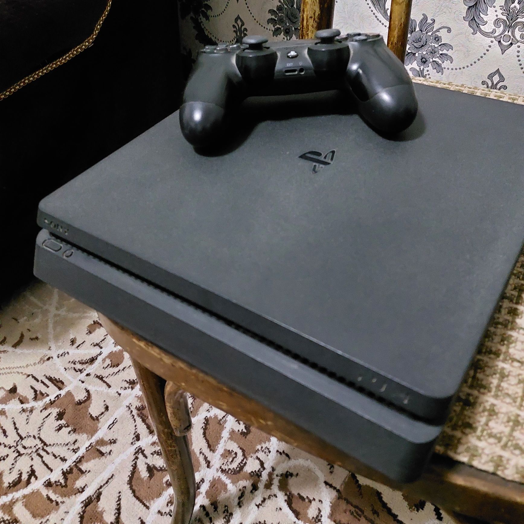 Play station 4 slim 500 gb