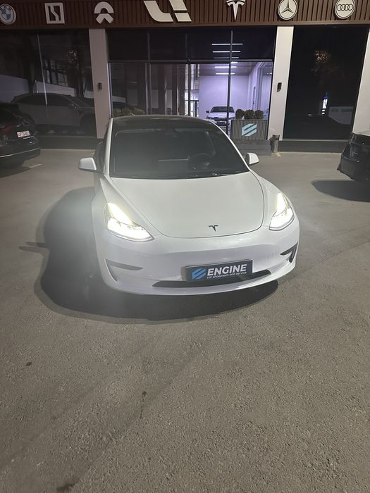 Tesla model 3 2022