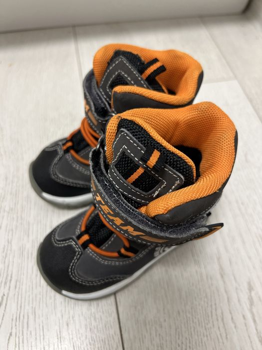 Bocanci de iarna marime 20