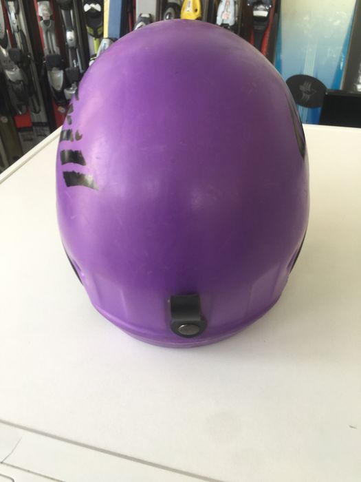 Ски,щеки,сноубордове и автомати