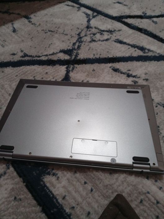 Yengi noutbuk sotiladi