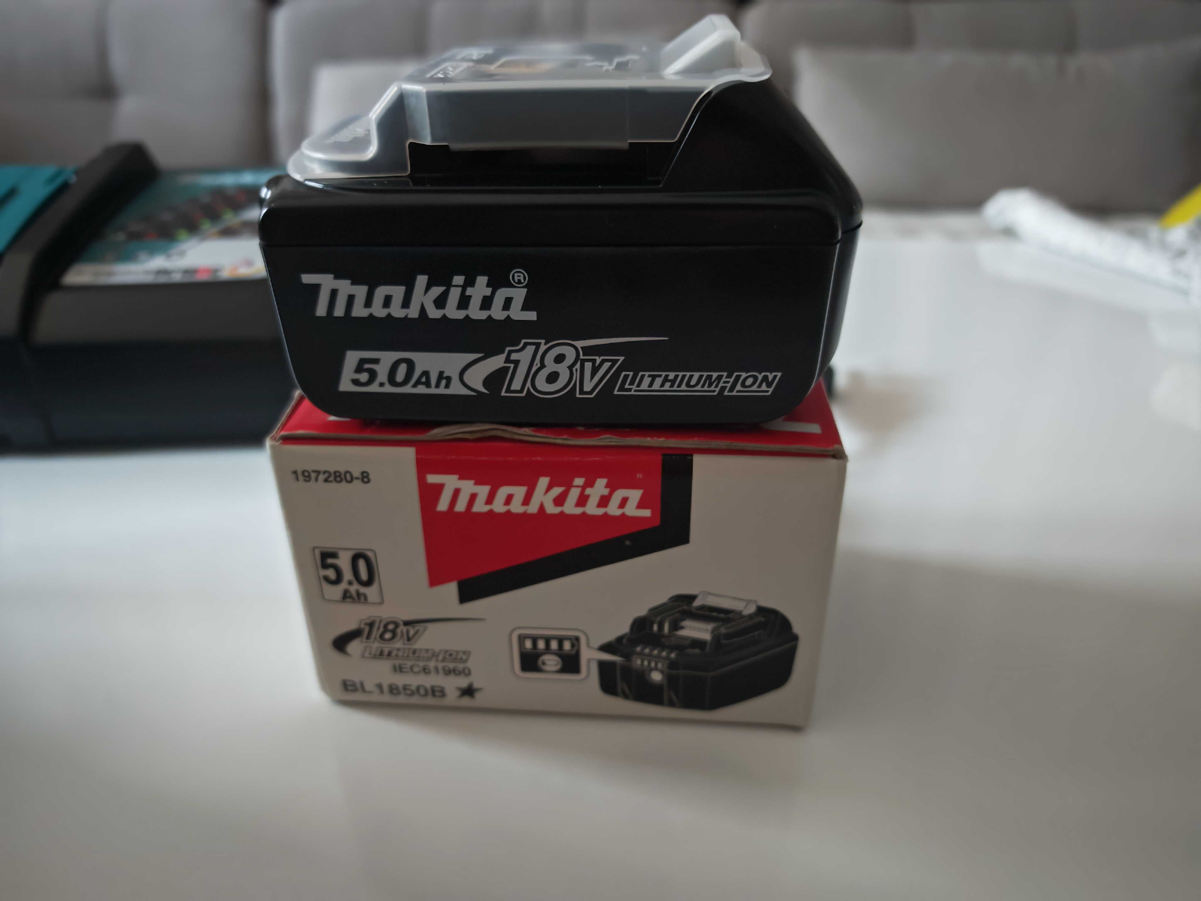 Акумулаторен ударен гайковерт MAKITA DTW701Z, 18 V, 700 Nm