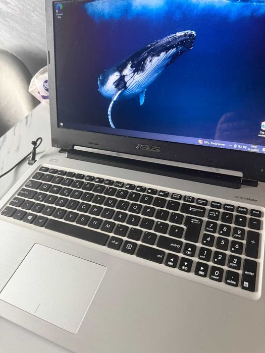 Vand laptop Asus i7