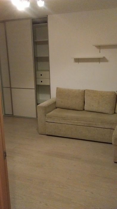 Închiriez apartament cu o camera