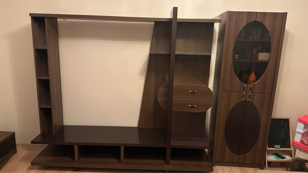 Шкаф деревянный