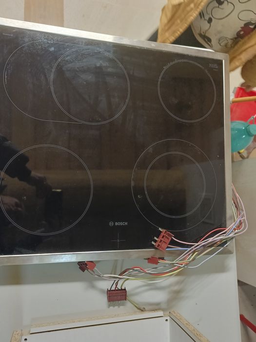 Vând plita Bosch
