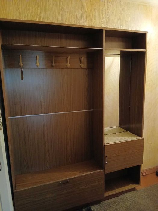 Продаю шкаф в прихожую