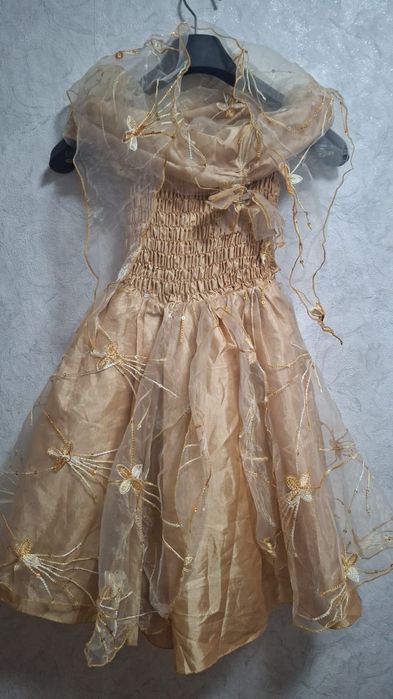 Продам платье новогодние