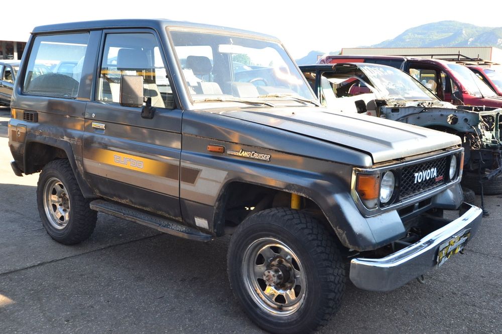 Toyota lj70 - 73 motor 2.4 LT. șasiu ,piese punți, cardan