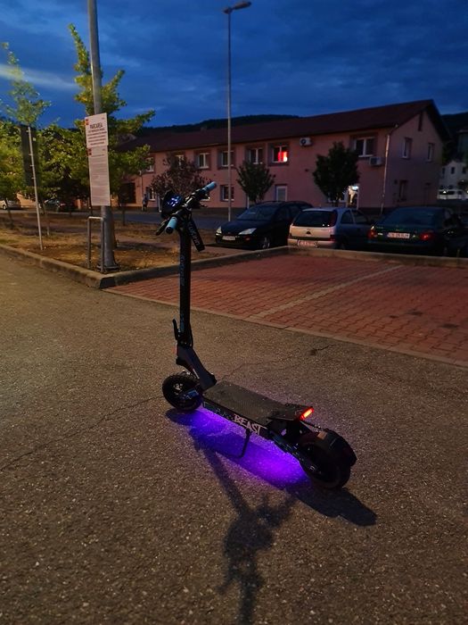 Vând trotineta electrica kukirin g2