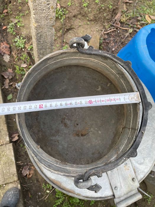 Стари менци с различна големина