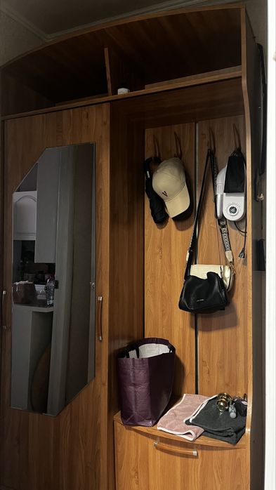 Прихожая в хорошем состояний . Не дорого