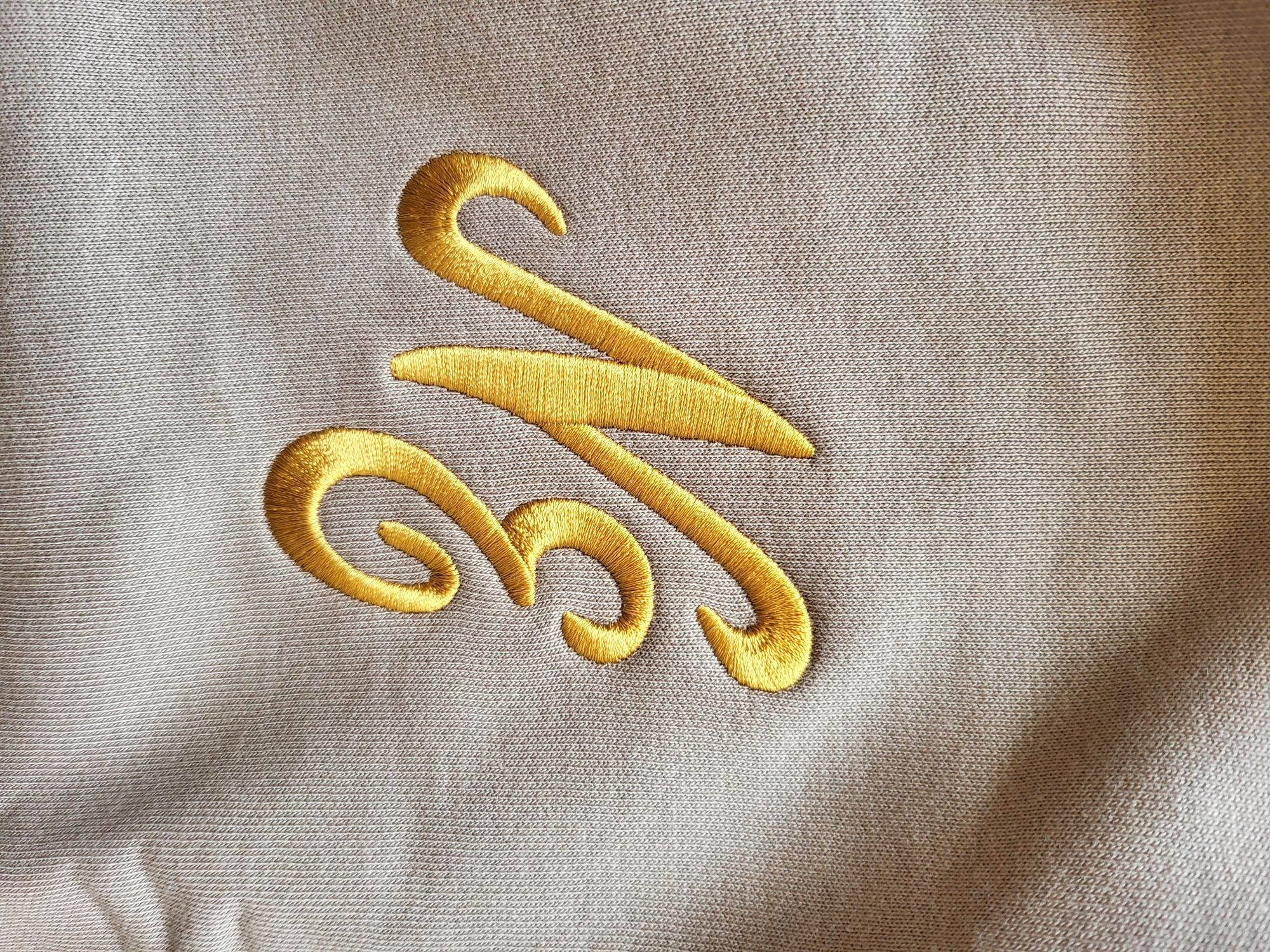 Hanorac New Era NE script Logo