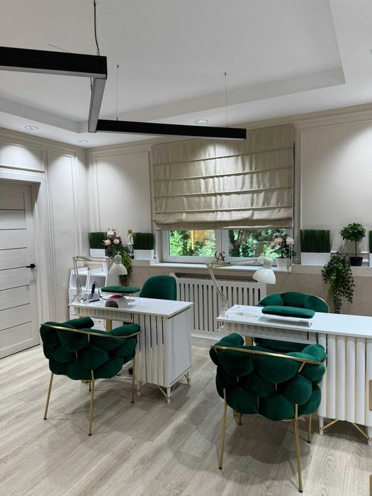 Închiriem posturi în salon modern în Băneasa, Sector 1, București