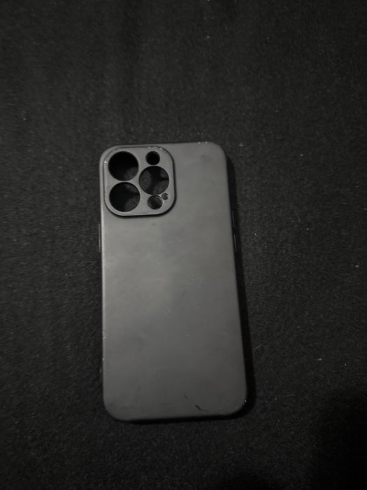 Vand 5 huse de iphone 15 plus si una de iphone 13 pro