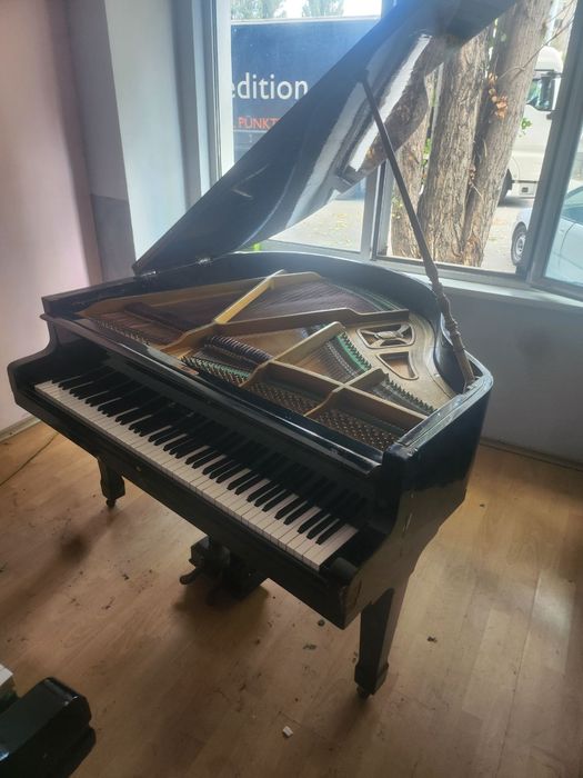 Петроф роял кабинетен роял