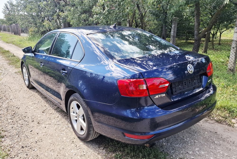 Jetta 1.2 E5 2011  Clio 1.2 Benz E6 2018