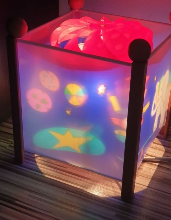 Veioză rotativa pt copii.