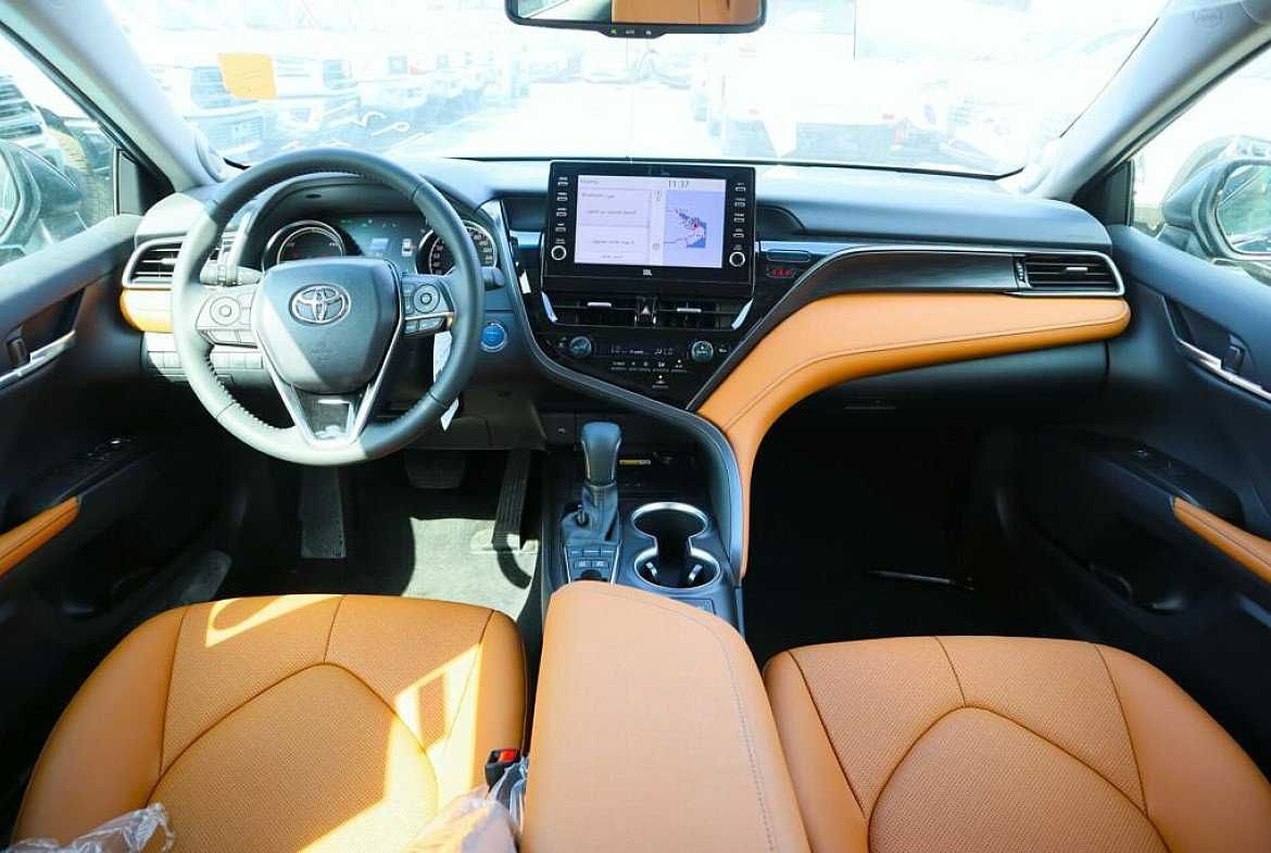 Toyota Camry Hybrid Lumiere qora 2024 zakazga