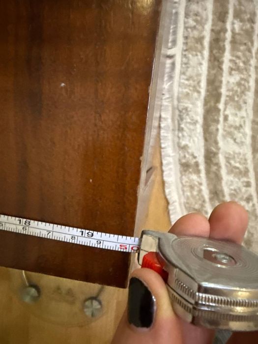 Тумба под телевизор орех .