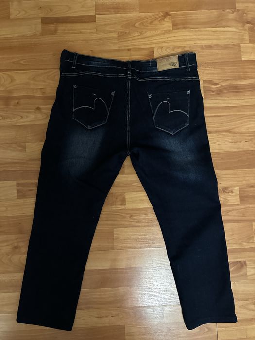 Vand 2 perechi de blugi