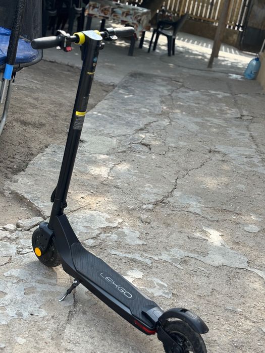 Vând trotinetă electrică