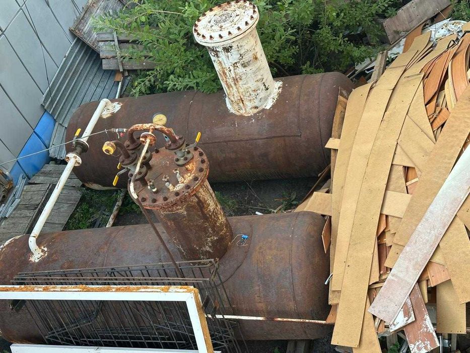 Газгольдеры 2,5 м³  (2 штуки) + котёл длительного горения