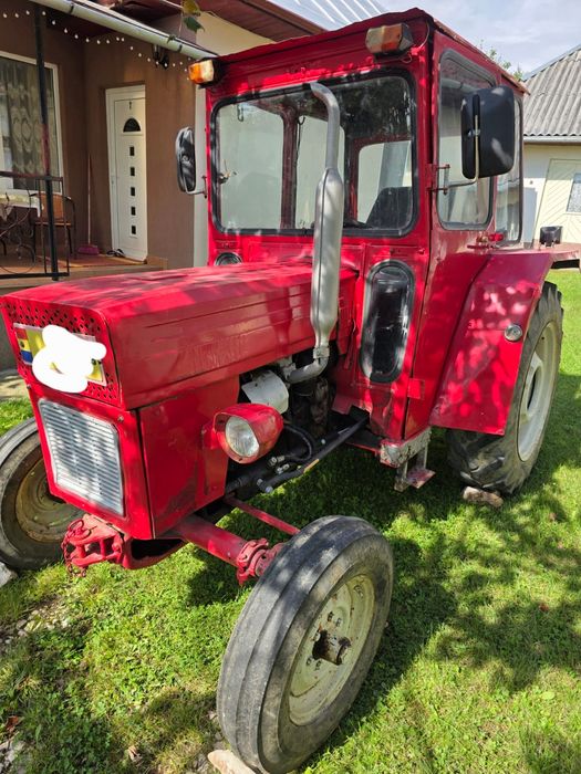 Vând tractor U445