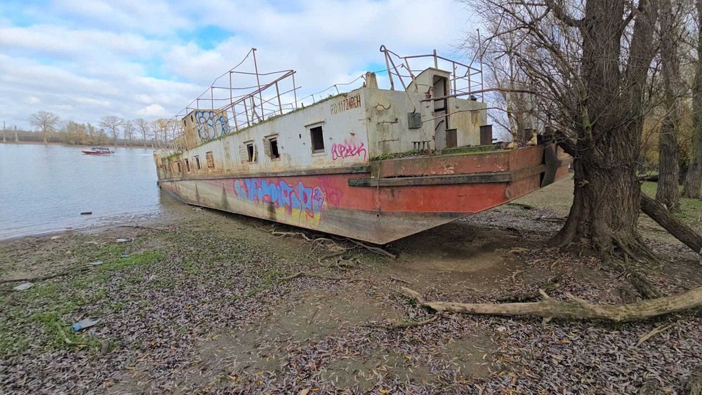 vand pontoane dormitoare