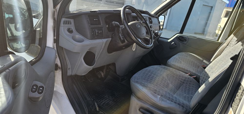 Ford Transit 2009  transport persoane 8+1 plus rampă handicap