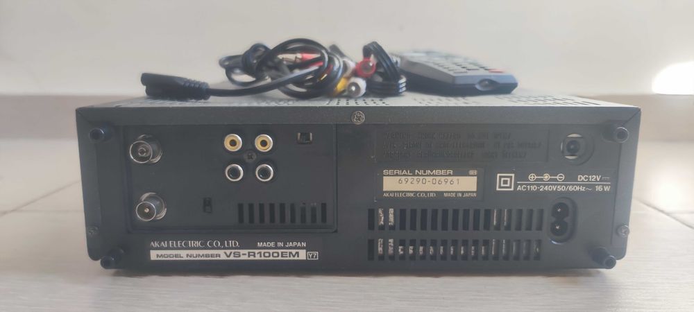 Видео  Akai  VHS